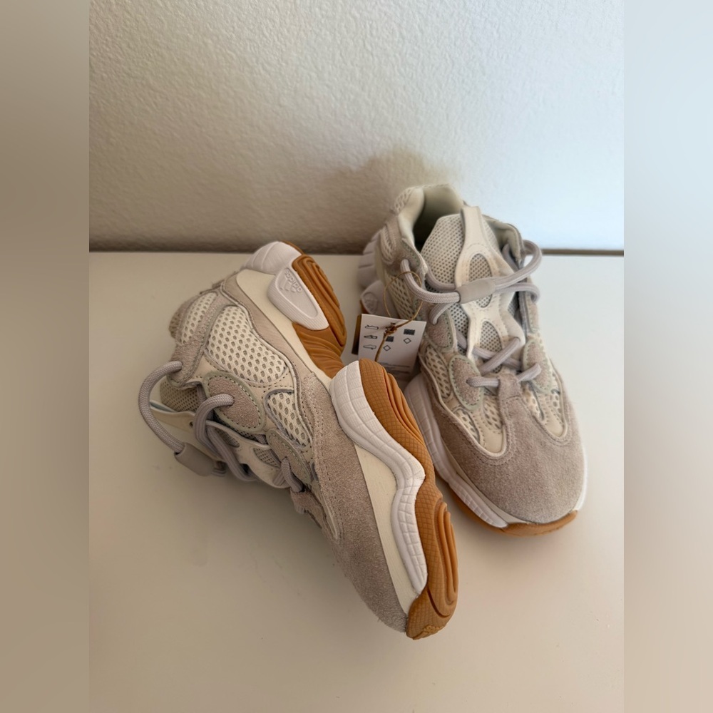 New Yeezy 500 sneakers women’s 100% authentic - Picture 8 of 10